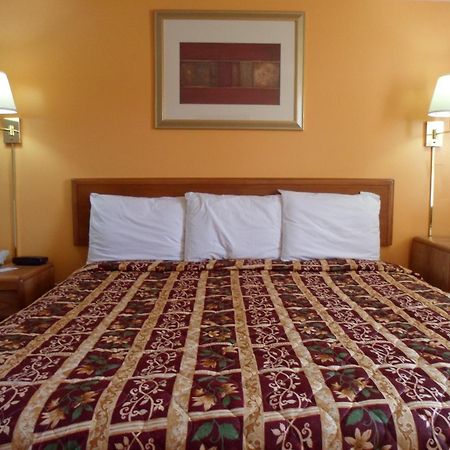 Rodeway Inn & Suites Austin Bagian luar foto
