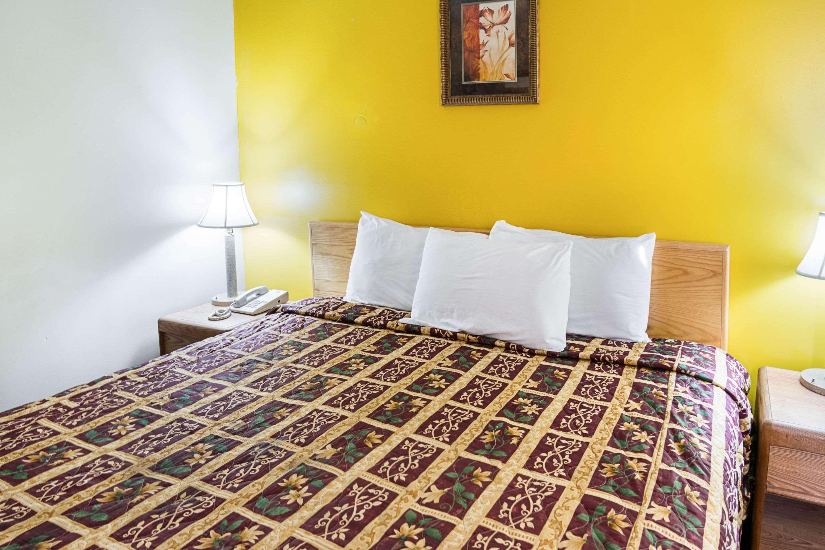 Rodeway Inn & Suites Austin Bagian luar foto