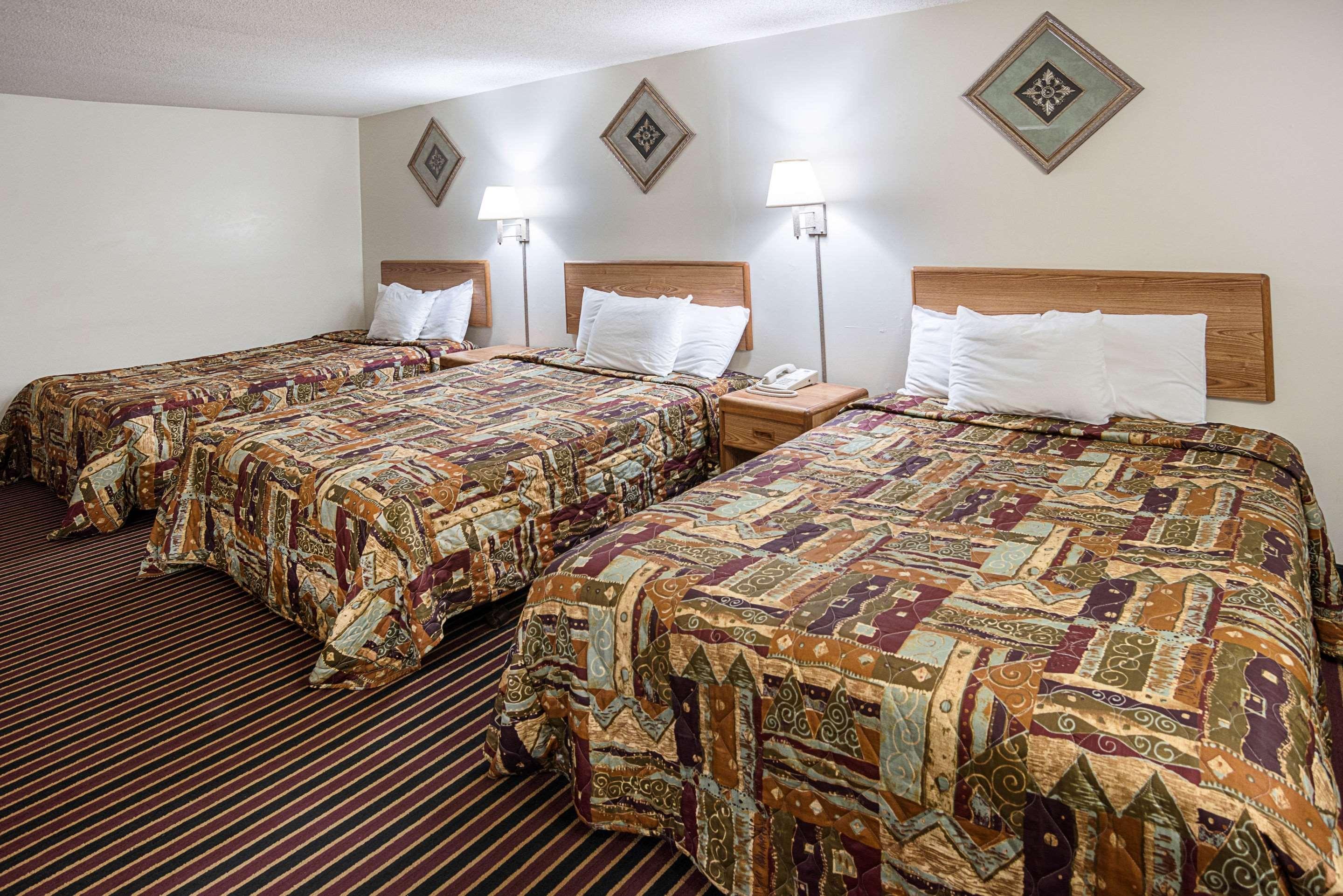 Rodeway Inn & Suites Austin Bagian luar foto