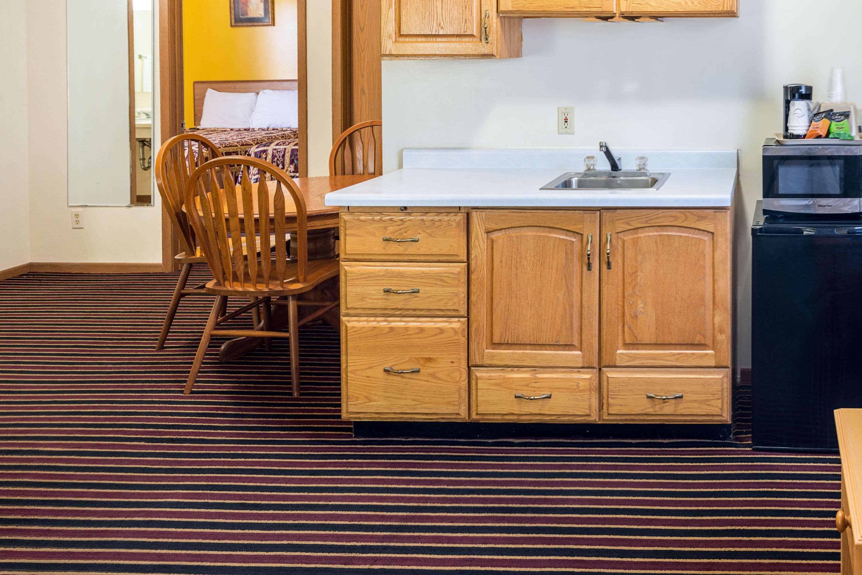 Rodeway Inn & Suites Austin Bagian luar foto