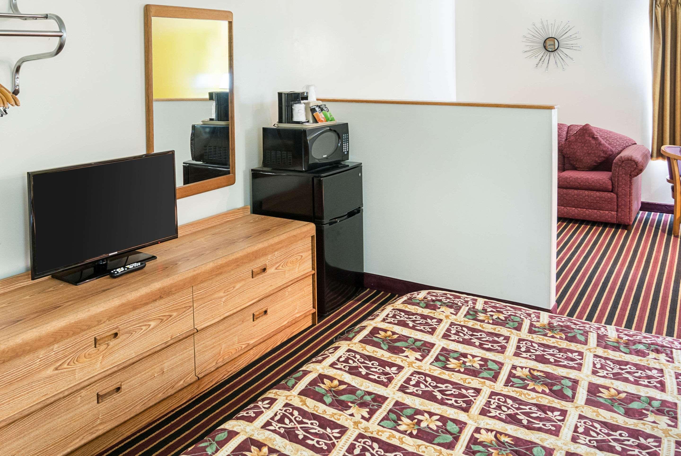 Rodeway Inn & Suites Austin Bagian luar foto