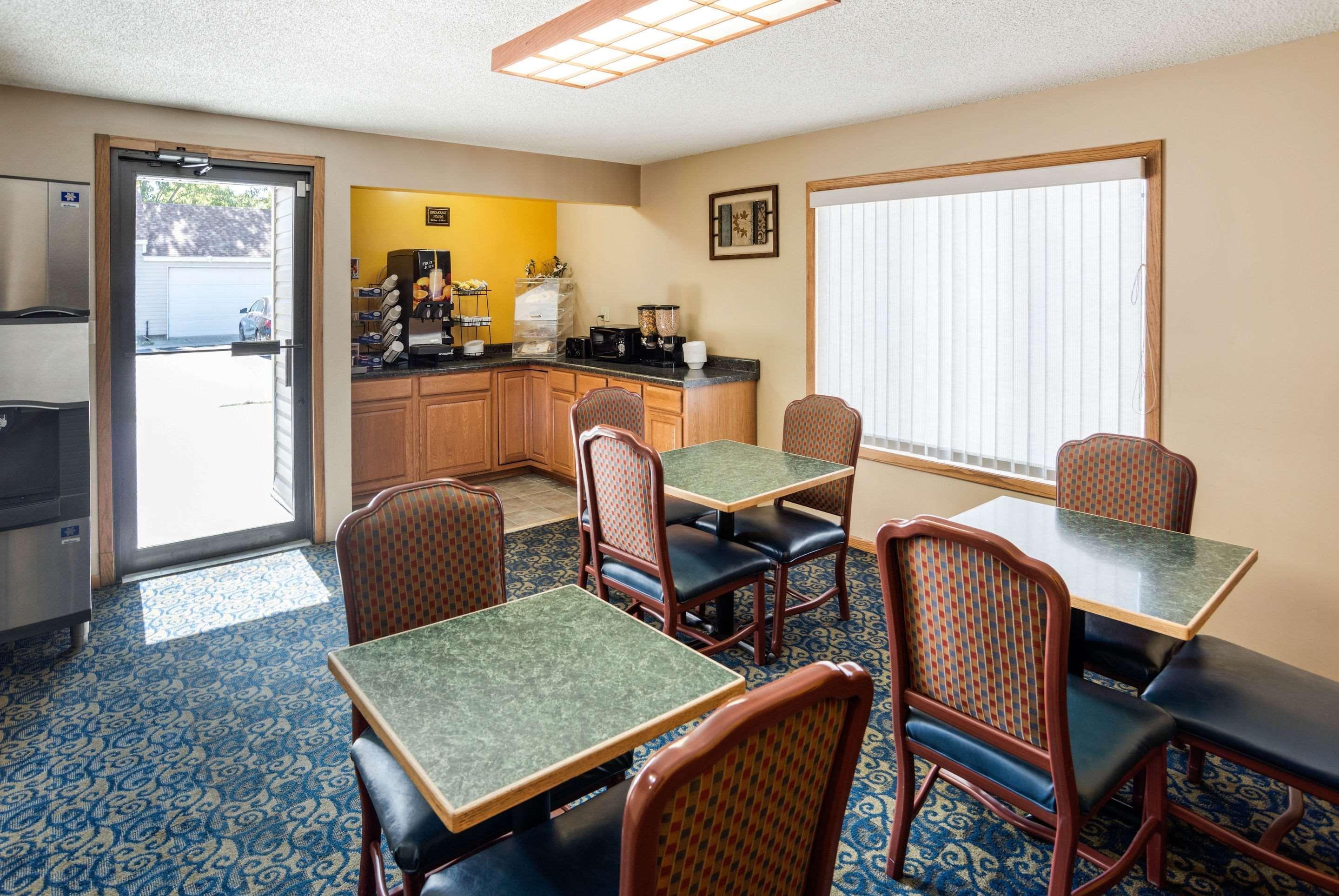 Rodeway Inn & Suites Austin Bagian luar foto