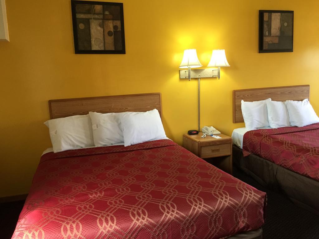 Rodeway Inn & Suites Austin Bagian luar foto